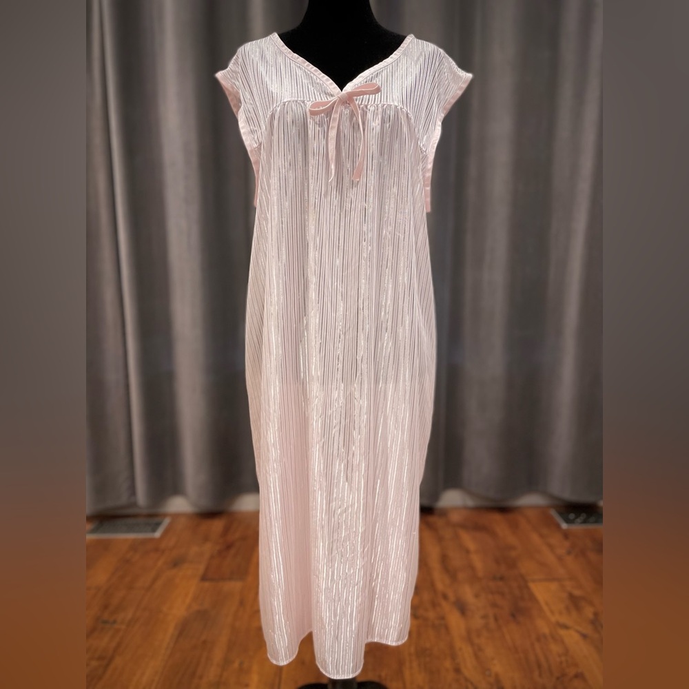 Vintage Intimate Details pink nightgown